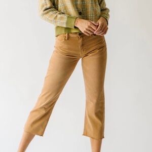 TNR JEANS 24 Haylen Crop wide leg raw hem
Jeans in mustard EUC